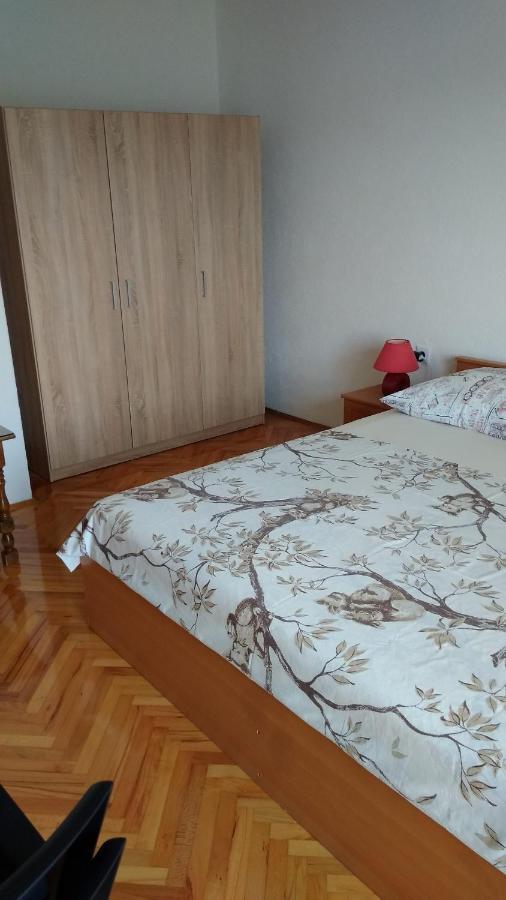 Apartment For 6 In Makarska Centar מראה חיצוני תמונה