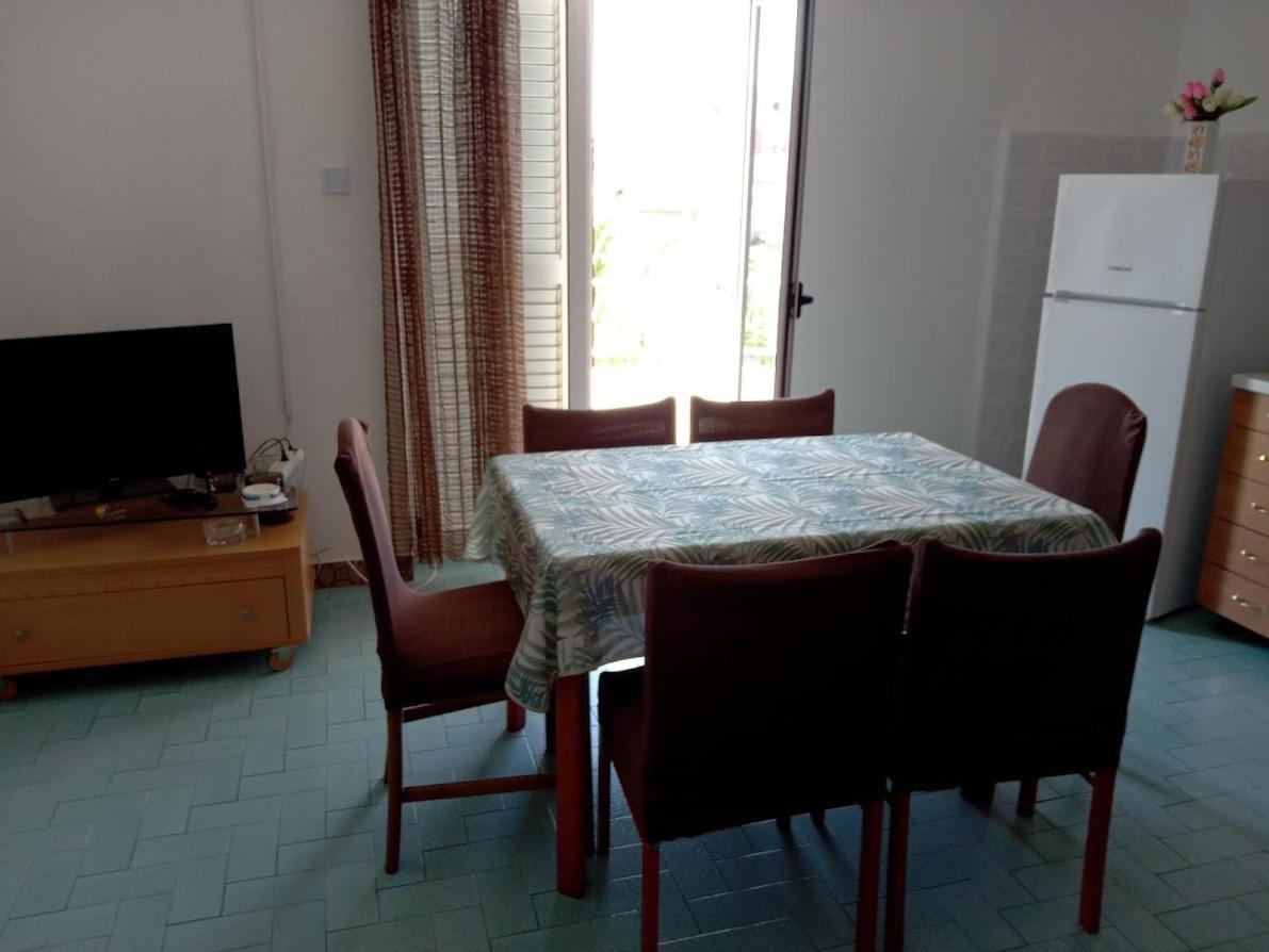 Apartment For 6 In Makarska Centar מראה חיצוני תמונה