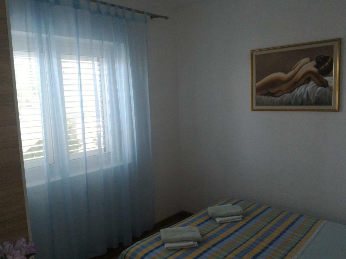 Apartment For 6 In Makarska Centar מראה חיצוני תמונה